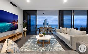 5 Bedroom Executive Sub Penthouse In The Heart Of Surfers With Full Ocean Views - Sleeps 12 - Circle On Cavill Amazing!!